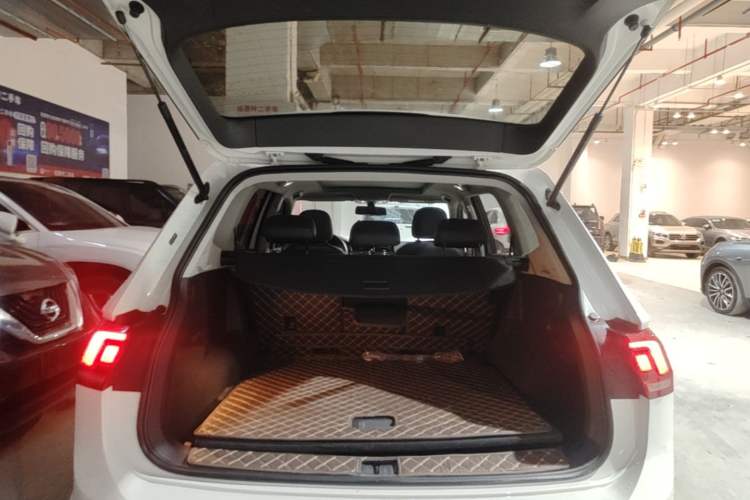Used Volkswagen Tiguan L 2020 330TSI Automatic Two-Wheel Drive Panoramic Comfort Edition China VI Standard Trunk