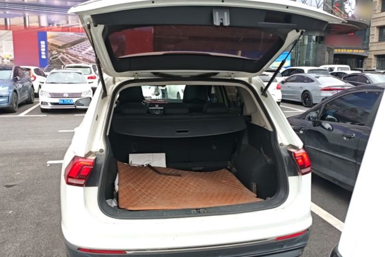 Used Volkswagen Tiguan L 2020 330TSI Automatic Two-Wheel Drive Panoramic Comfort Edition China VI Standard Trunk
