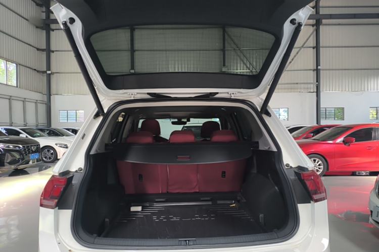 Used Volkswagen Tiguan L 2020 330TSI Automatic Two-Wheel Drive Smart Luxury Edition China VI Standard Trunk