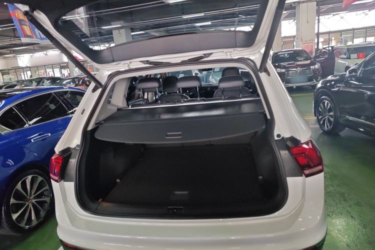 Used Volkswagen Tiguan L 2020 330TSI Automatic Two-Wheel Drive Smart Luxury Edition China VI Standard Trunk