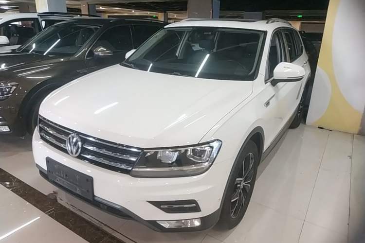 Used Volkswagen Tiguan L 2020 330TSI Automatic Two-Wheel Drive Smart Luxury Edition China VI Standard Guazi used car, China used car export, Used car for sale, Used  cars, Cheapest cars for sale