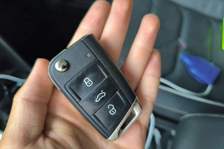 Used Volkswagen Tiguan L 2020 330TSI Automatic Two-Wheel Drive R-Line Flagship Version China VI Standard Vehicle Key