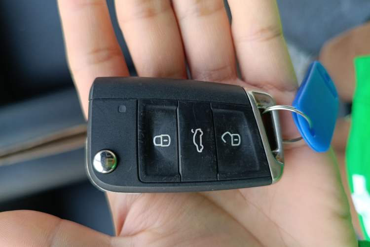 Used Volkswagen Tiguan L 2020 330TSI Automatic Two-Wheel Drive Smart Luxury Edition China VI Standard Vehicle Key