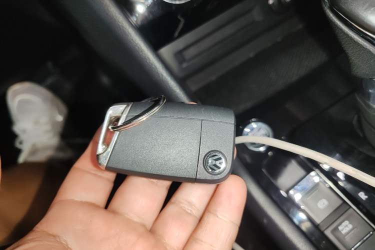 Used Volkswagen Tiguan L 2020 330TSI Automatic Two-Wheel Drive Smart Luxury Edition China VI Standard Vehicle Key