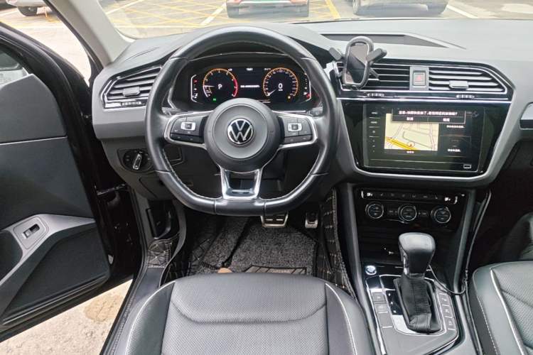 Used Volkswagen Tiguan L 2021 330TSI Automatic Two-Wheel Drive R-Line Flagship Edition Audio And AC Panel