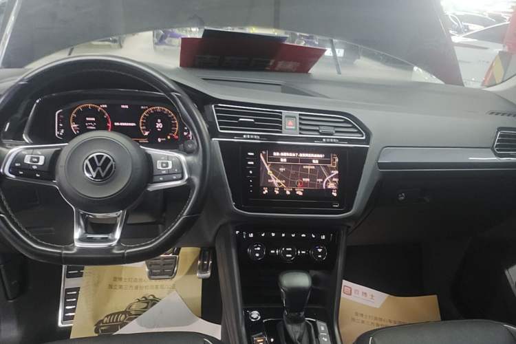 Used Volkswagen Tiguan L 2021 330TSI Automatic Two-Wheel Drive R-Line Flagship Edition Audio And AC Panel