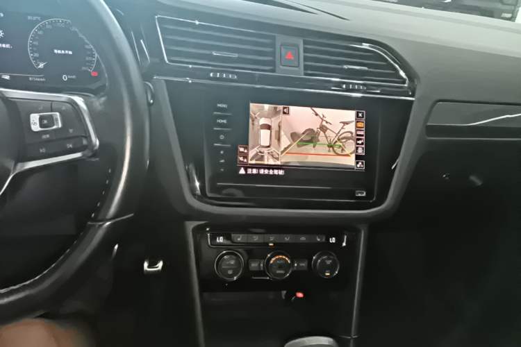 Used Volkswagen Tiguan L 2021 330TSI Automatic Two-Wheel Drive R-Line Enhanced Edition Audio And AC Panel