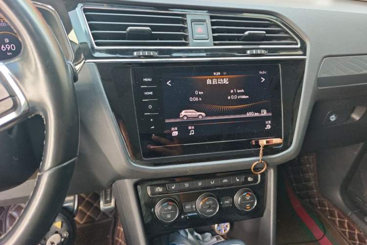 Used Volkswagen Tiguan L 2021 330TSI Automatic Two-Wheel Drive R-Line Enhanced Edition Audio And AC Panel