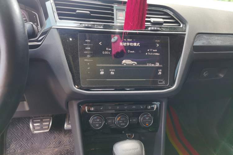 Used Volkswagen Tiguan L 2021 330TSI Automatic Two-Wheel Drive R-Line Enhanced Edition Audio And AC Panel