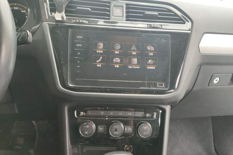 Used Volkswagen Tiguan L 2021 330TSI Automatic Two-Wheel Drive Smart Edition Audio And AC Panel