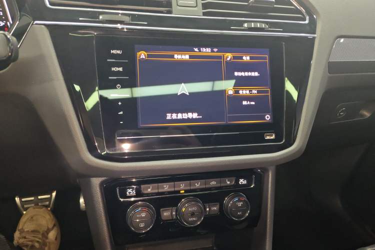 Used Volkswagen Tiguan L 2021 330TSI Automatic Two-Wheel Drive R-Line Flagship Edition Audio And AC Panel