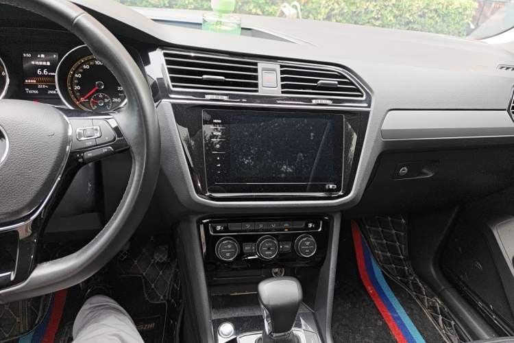 Used Volkswagen Tiguan L 2021 330TSI Automatic Two-Wheel Drive Smart Edition Audio And AC Panel