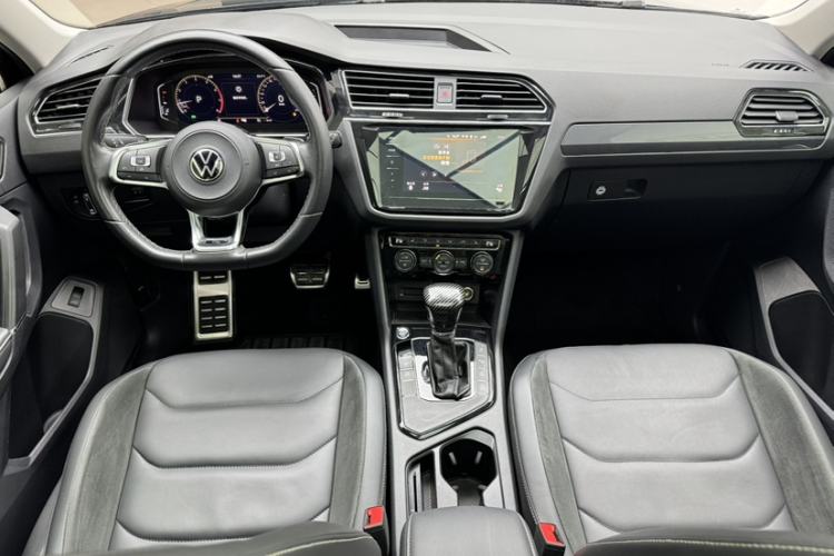 Used Volkswagen Tiguan L 2021 330TSI Automatic Two-Wheel Drive R-Line Enhanced Edition Audio And AC Panel