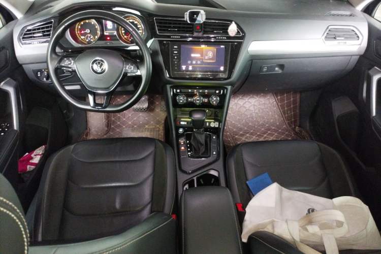 Used Volkswagen Tiguan L 2021 330TSI Automatic Two-Wheel Drive Smart Edition Audio And AC Panel