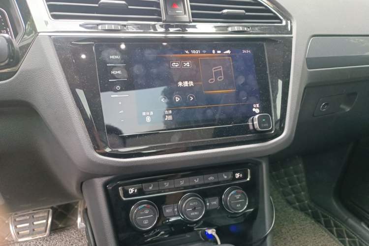 Used Volkswagen Tiguan L 2021 330TSI Automatic Two-Wheel Drive R-Line Enhanced Edition Audio And AC Panel