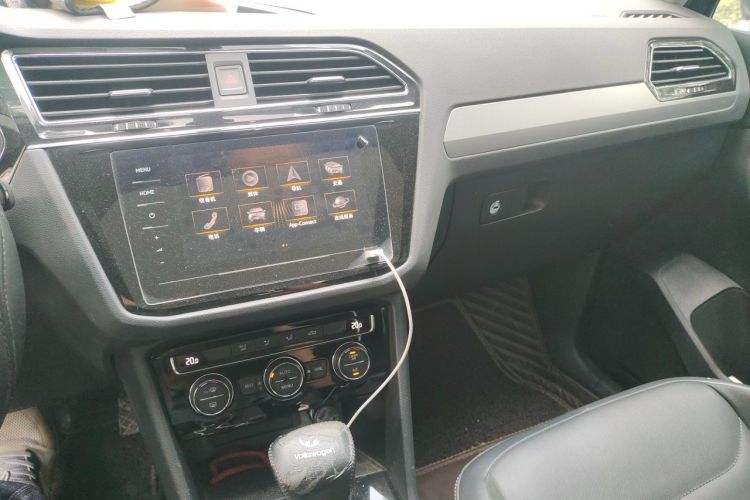 Used Volkswagen Tiguan L 2021 330TSI Automatic Two-Wheel Drive Smart Edition Audio And AC Panel