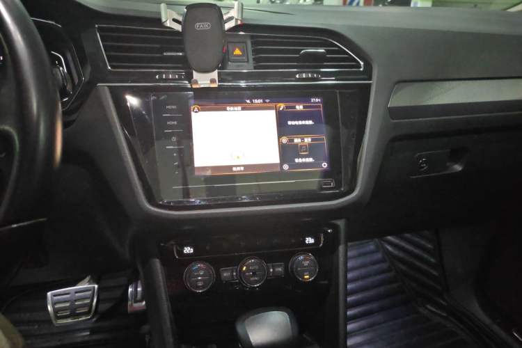 Used Volkswagen Tiguan L 2021 330TSI Automatic Two-Wheel Drive R-Line Enhanced Edition Audio And AC Panel