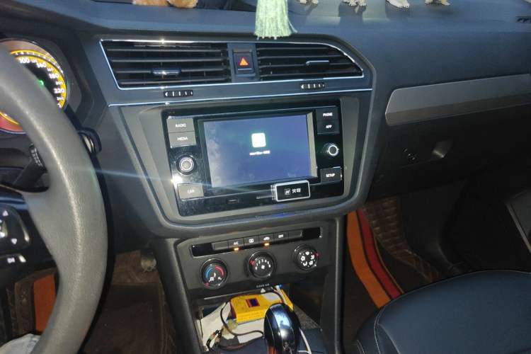 Used Volkswagen Tiguan L 2021 280TSI Automatic Two-Wheel Drive Comfort Edition – Low-Trim Version Audio And AC Panel