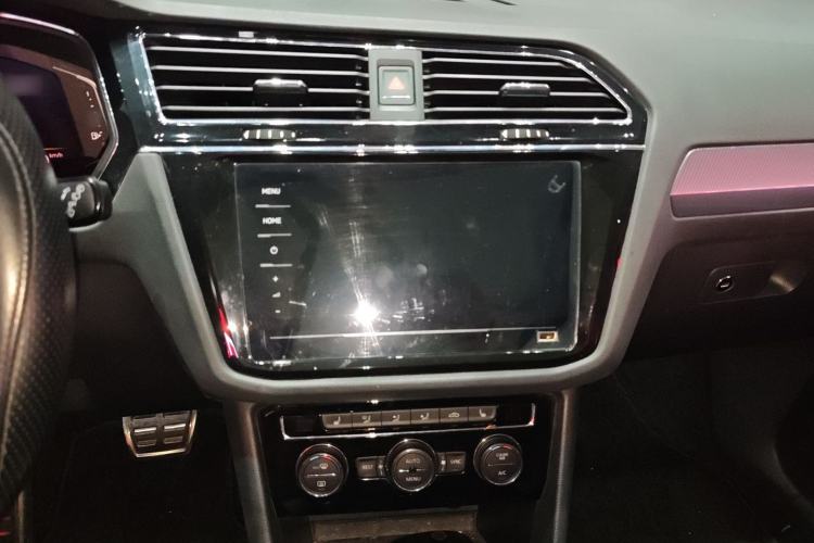 Used Volkswagen Tiguan L 2021 330TSI Automatic Two-Wheel Drive R-Line Enhanced Edition Audio And AC Panel