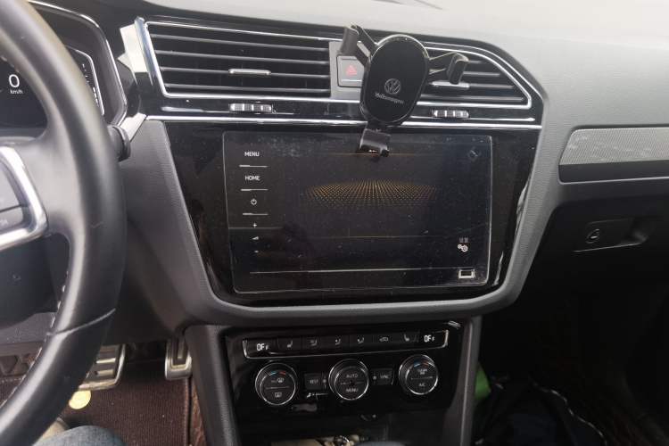 Used Volkswagen Tiguan L 2021 330TSI Automatic Two-Wheel Drive R-Line Enhanced Edition Audio And AC Panel