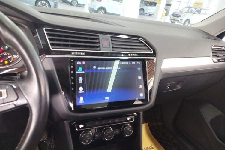 Used Volkswagen Tiguan L 2021 330TSI Automatic Two-Wheel Drive Smart Edition Audio And AC Panel