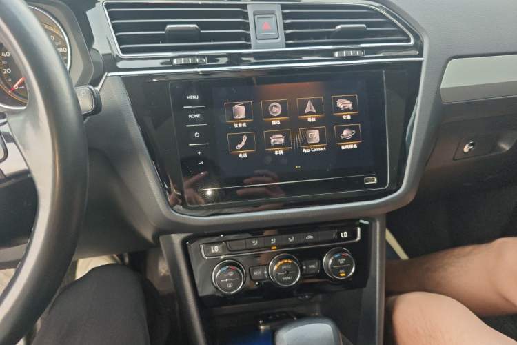 Used Volkswagen Tiguan L 2021 330TSI Automatic Two-Wheel Drive Smart Edition Audio And AC Panel
