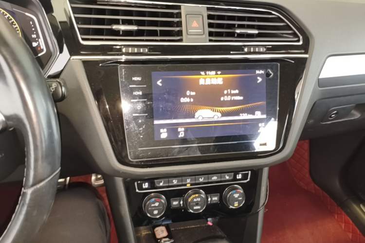 Used Volkswagen Tiguan L 2021 330TSI Automatic Two-Wheel Drive R-Line Enhanced Edition Audio And AC Panel
