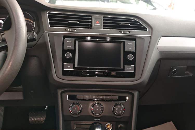 Used Volkswagen Tiguan L 2021 330TSI Automatic Two-Wheel Drive Comfort Edition Audio And AC Panel