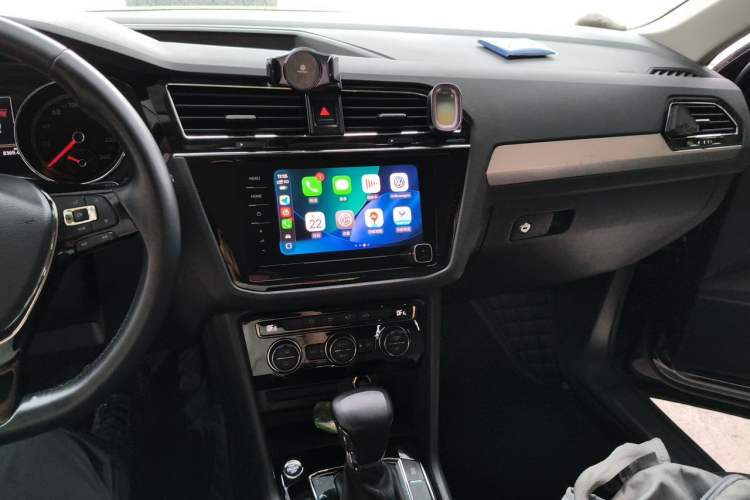 Used Volkswagen Tiguan L 2021 330TSI Automatic Two-Wheel Drive Smart Edition Audio And AC Panel