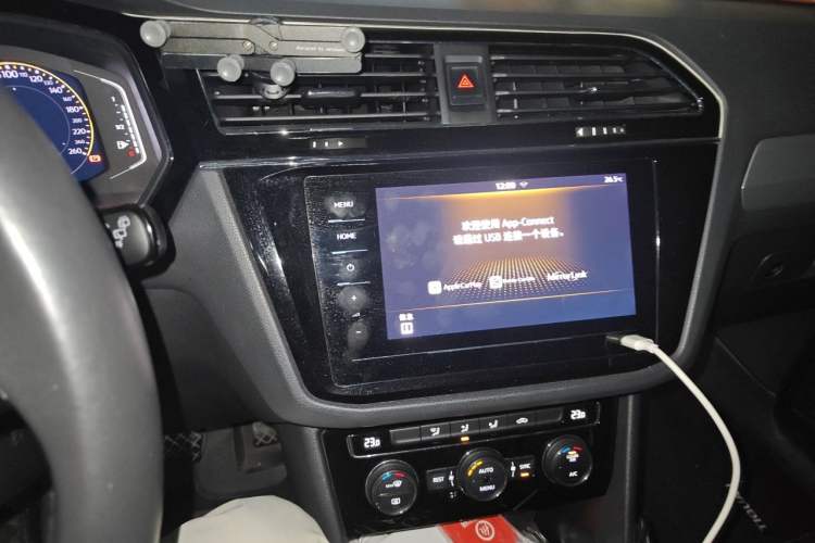 Used Volkswagen Tiguan L 2021 330TSI Automatic Two-Wheel Drive Smart Edition Audio And AC Panel