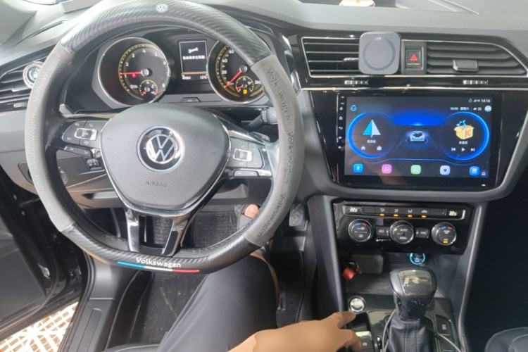 Used Volkswagen Tiguan L 2021 330TSI Automatic Two-Wheel Drive Smart Edition Center Console