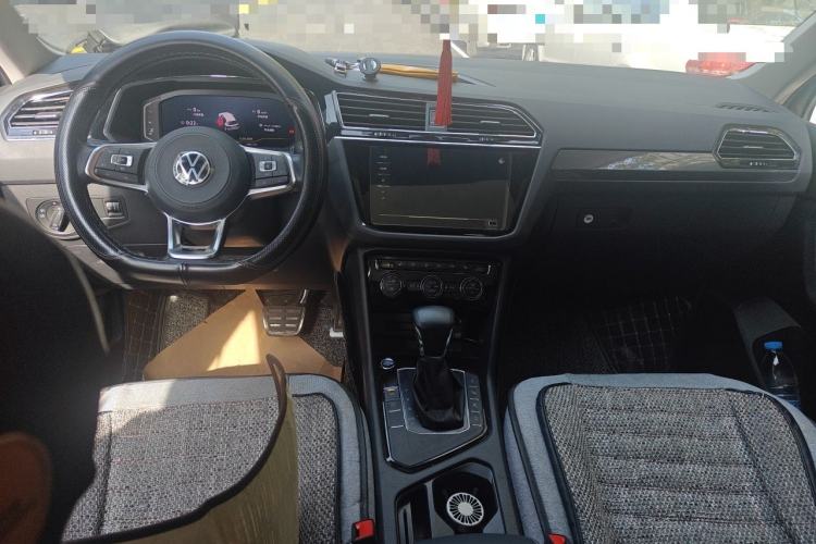 Used Volkswagen Tiguan L 2021 330TSI Automatic Two-Wheel Drive R-Line Enhanced Edition Center Console