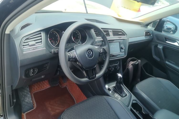 Used Volkswagen Tiguan L 2021 330TSI Automatic Two-Wheel Drive Comfort Edition Center Console