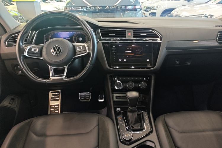 Used Volkswagen Tiguan L 2021 380TSI Automatic All-Wheel Drive R-Line Comfort Plus 7-Seater Center Console