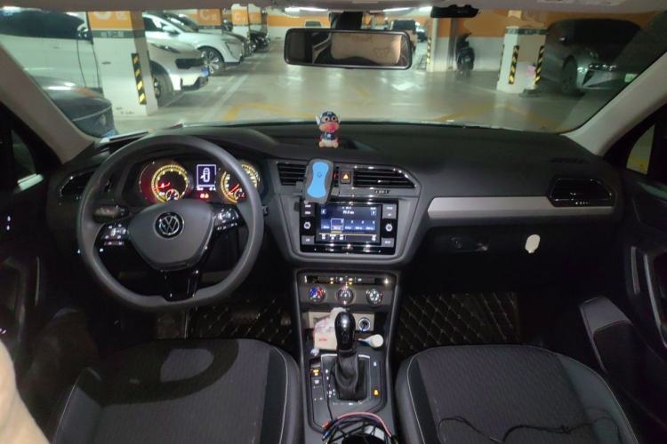 Used Volkswagen Tiguan L 2021 330TSI Automatic Two-Wheel Drive Comfort Edition Center Console