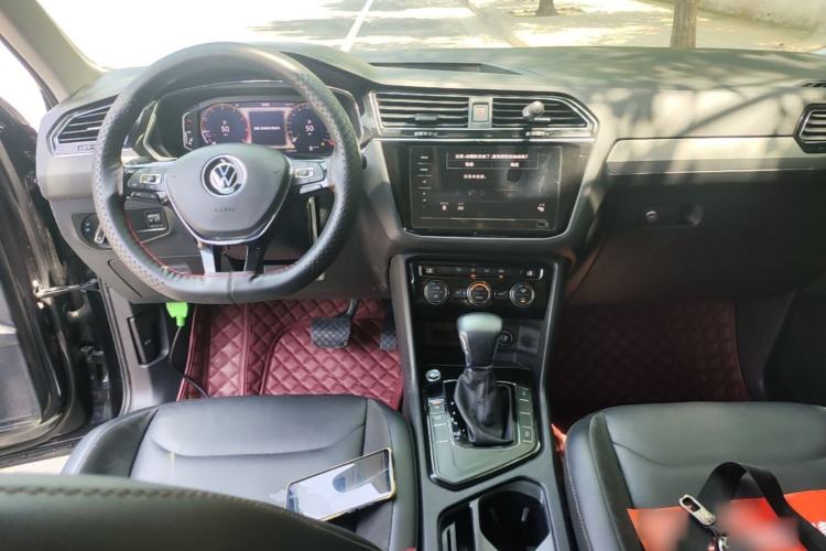 Used Volkswagen Tiguan L 2021 330TSI Automatic Two-Wheel Drive Smart Edition Center Console