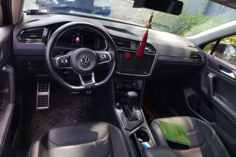 Used Volkswagen Tiguan L 2021 330TSI Automatic Two-Wheel Drive R-Line Enhanced Edition Center Console