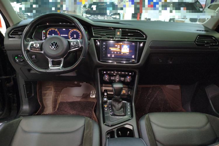 Used Volkswagen Tiguan L 2021 330TSI Automatic Two-Wheel Drive R-Line Enhanced Edition Center Console