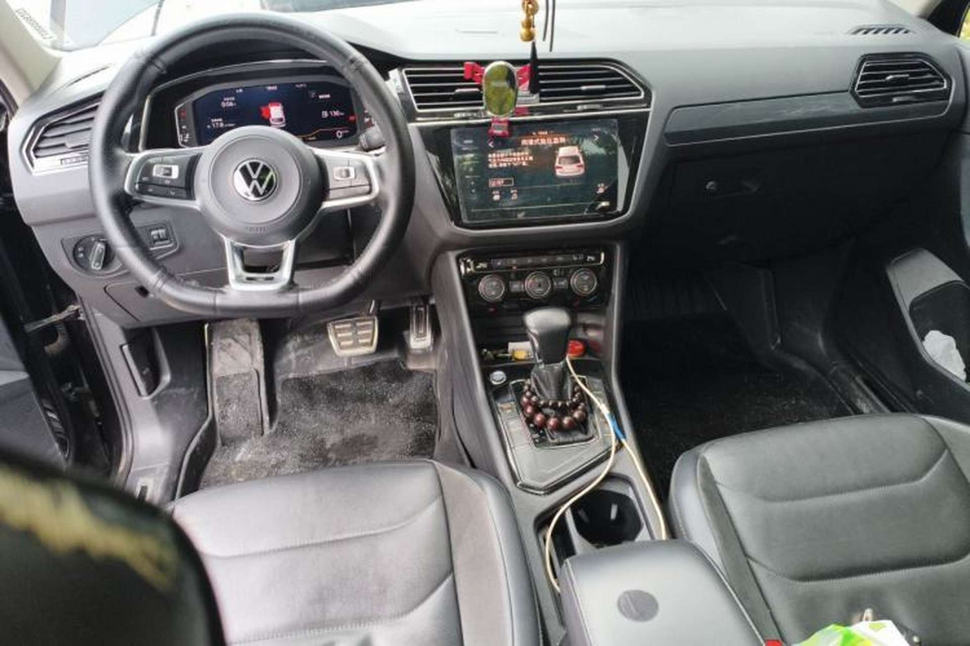 Used Volkswagen Tiguan L 2021 330TSI Automatic Two-Wheel Drive R-Line Enhanced Edition Center Console