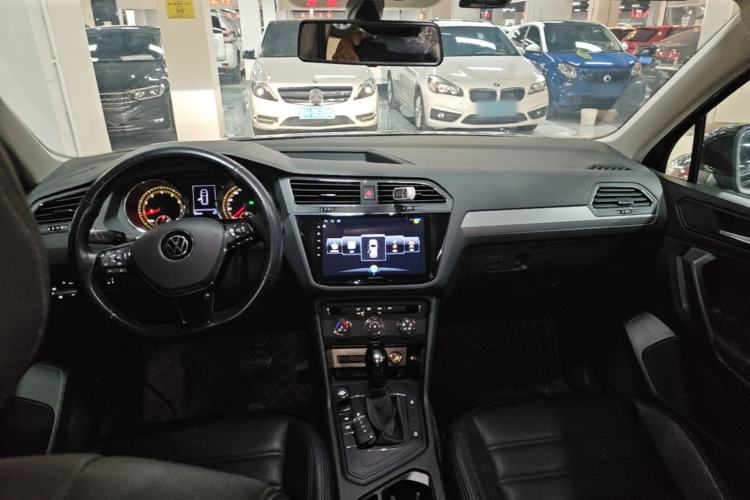 Used Volkswagen Tiguan L 2021 330TSI Automatic Two-Wheel Drive Comfort Edition Center Console