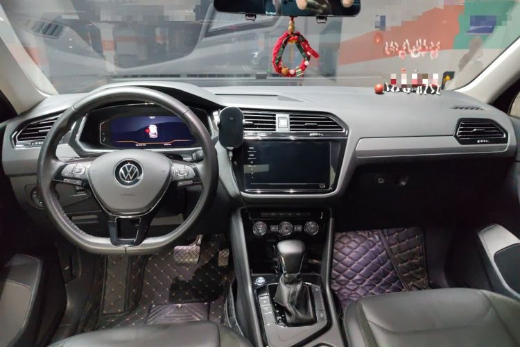 Used Volkswagen Tiguan L 2021 330TSI Automatic Two-Wheel Drive Smart Edition Center Console