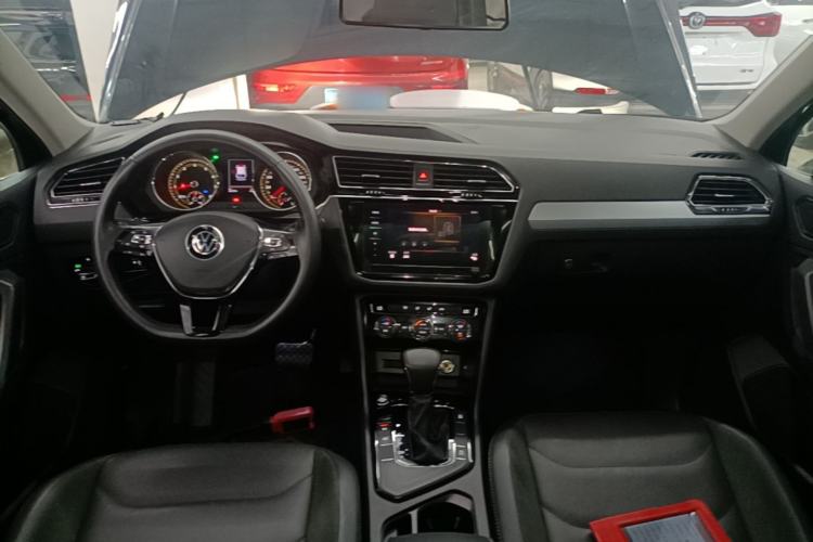 Used Volkswagen Tiguan L 2021 330TSI Automatic Two-Wheel Drive Smart Edition Center Console