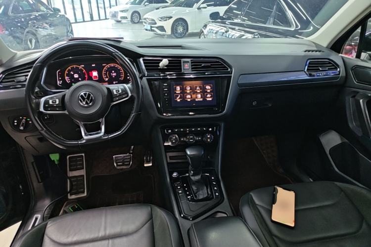 Used Volkswagen Tiguan L 2021 330TSI Automatic Two-Wheel Drive R-Line Enhanced Edition Center Console