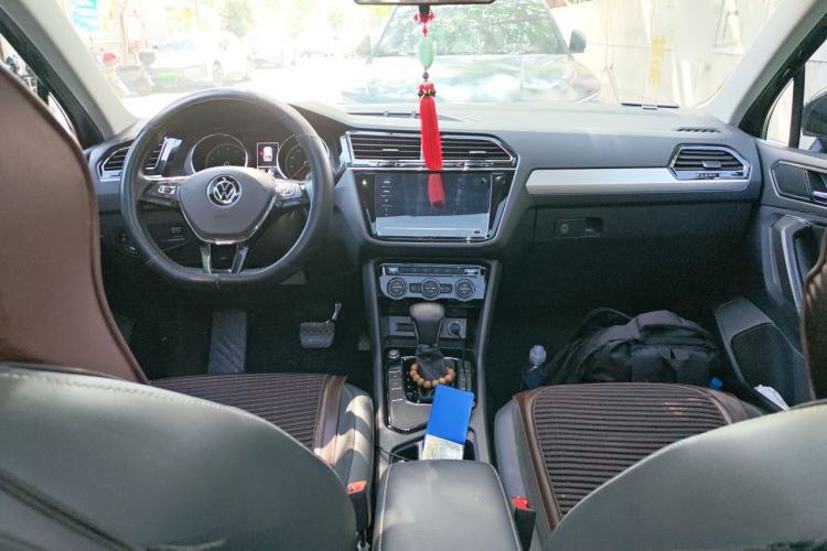 Used Volkswagen Tiguan L 2021 330TSI Automatic Two-Wheel Drive Smart Edition Center Console