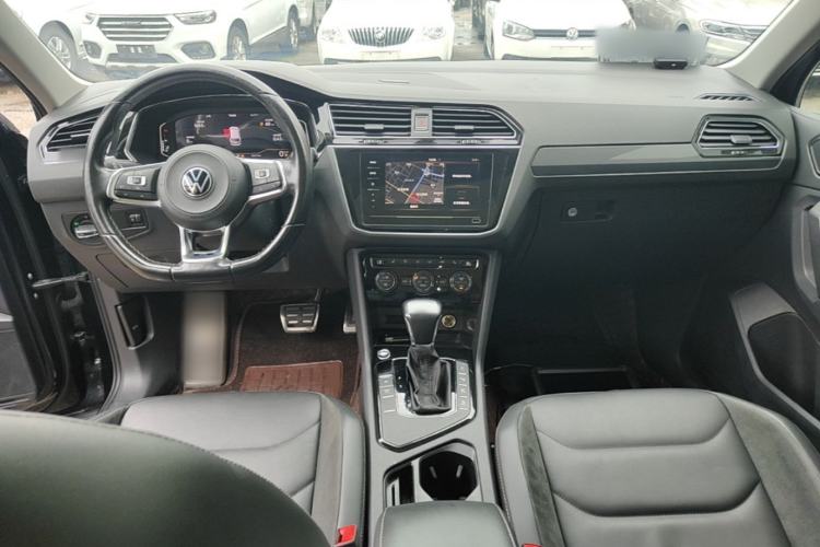 Used Volkswagen Tiguan L 2021 330TSI Automatic Two-Wheel Drive R-Line Enhanced Edition Center Console