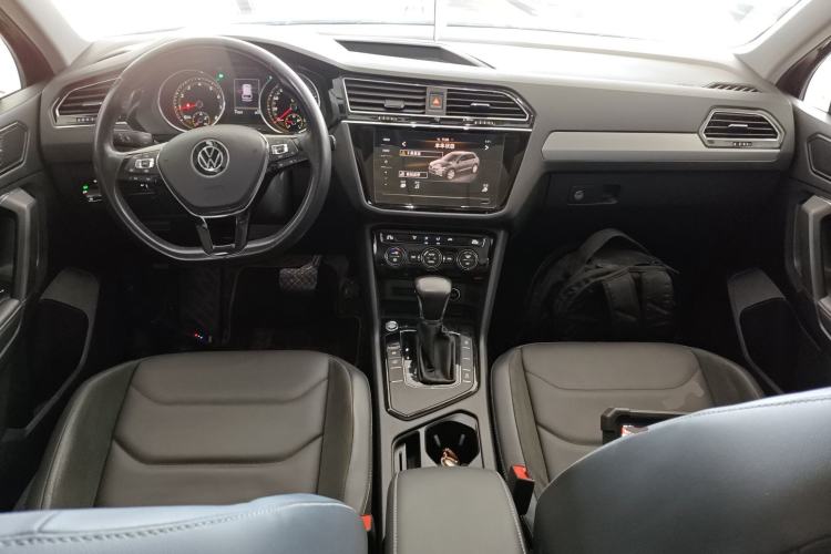 Used Volkswagen Tiguan L 2021 330TSI Automatic Two-Wheel Drive Smart Edition Center Console