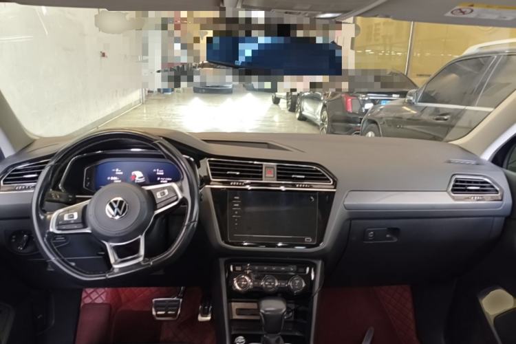 Used Volkswagen Tiguan L 2021 330TSI Automatic Two-Wheel Drive R-Line Enhanced Edition Center Console