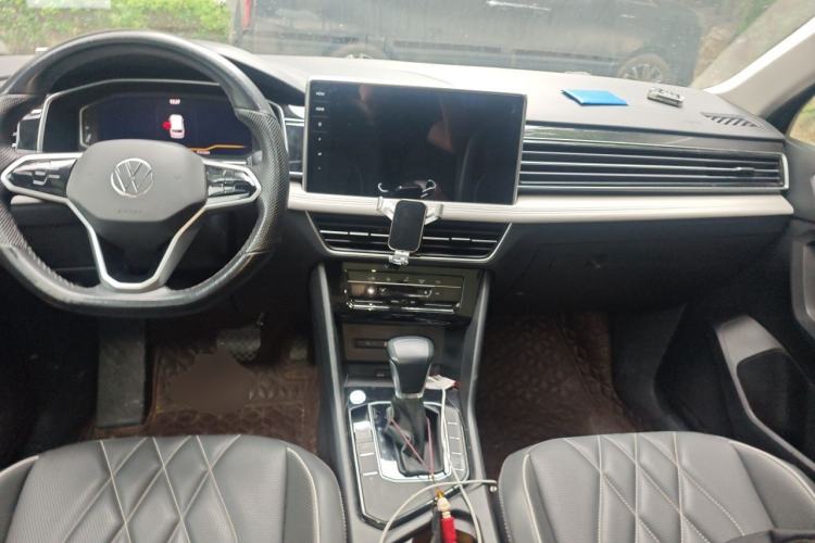 Used Volkswagen Tiguan L 2021 330TSI Automatic Two-Wheel Drive Smart Edition Center Console