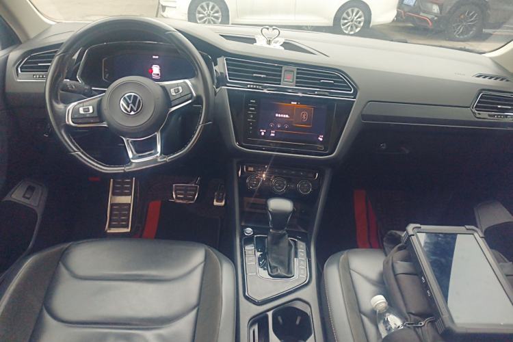 Used Volkswagen Tiguan L 2021 330TSI Automatic Two-Wheel Drive R-Line Enhanced Edition Center Console