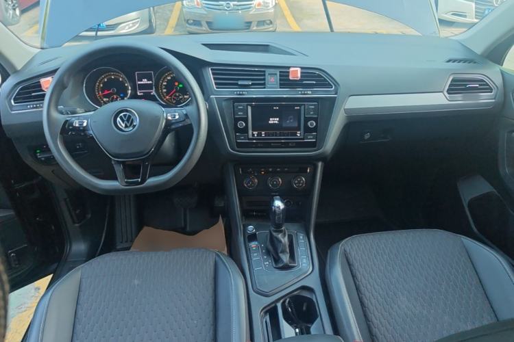 Used Volkswagen Tiguan L 2021 330TSI Automatic Two-Wheel Drive Comfort Edition Center Console
